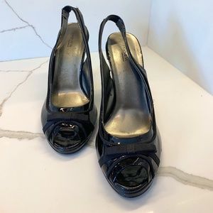 Preview International Patent Black Sligback Pump with a Bow (ECU)